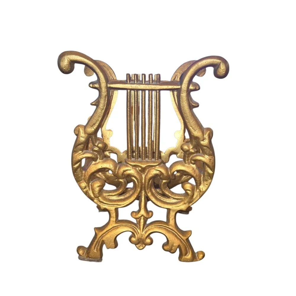 Unmarked Magazine Rack 11